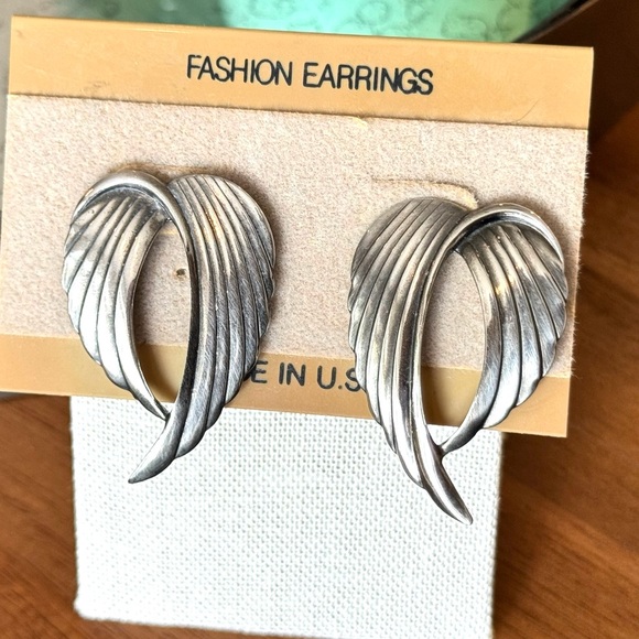 Vintage Jewelry - Vintage Silver Metal Wing Earrings